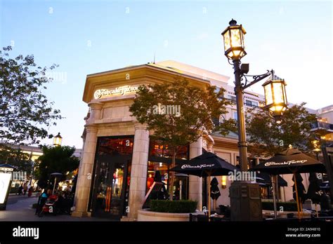 The Americana at Brand: Shopping & Dining in Glendale, CA